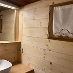 Stilish Wooden Fully Renovated Near The Lifts * ألانيا فالسيزيا