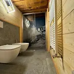 Stilish Wooden Fully Renovated Near The Lifts Alpesi faház