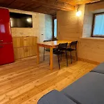 Stilish Wooden Fully Renovated Near The Lifts Alpesi faház