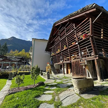 Alpesi faház Stilish Wooden Fully Renovated Near The Lifts *
