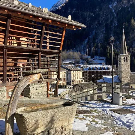 Stilish Wooden Fully Renovated Near The Lifts
