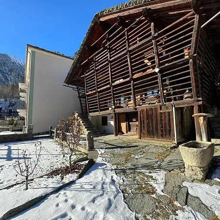 Stilish Wooden Fully Renovated Near The Lifts Chalet Alagna Valsesia