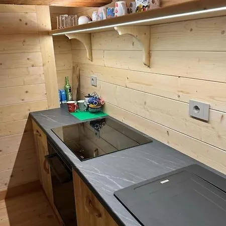 Stilish Wooden Fully Renovated Near The Lifts